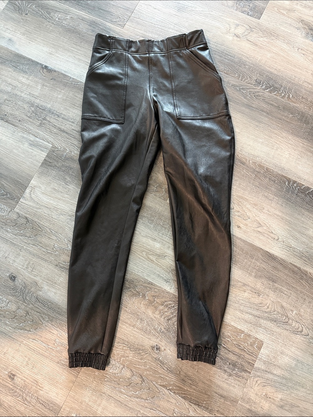 Spanx Faux Leather Jogger Pants sz m
